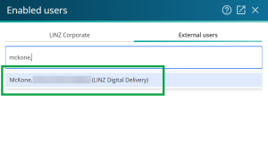 image highlighting an external user's name in the enabled user's panel.