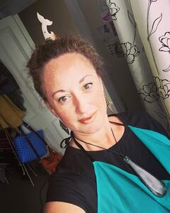 Portrait of Raeanna Thomas